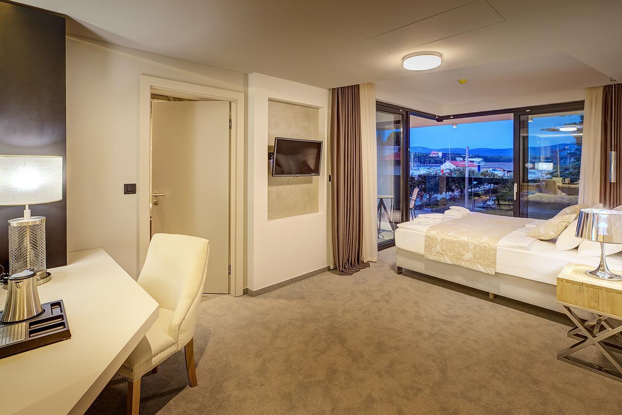 Hotel Maritime Krk Town Eksteriør billede